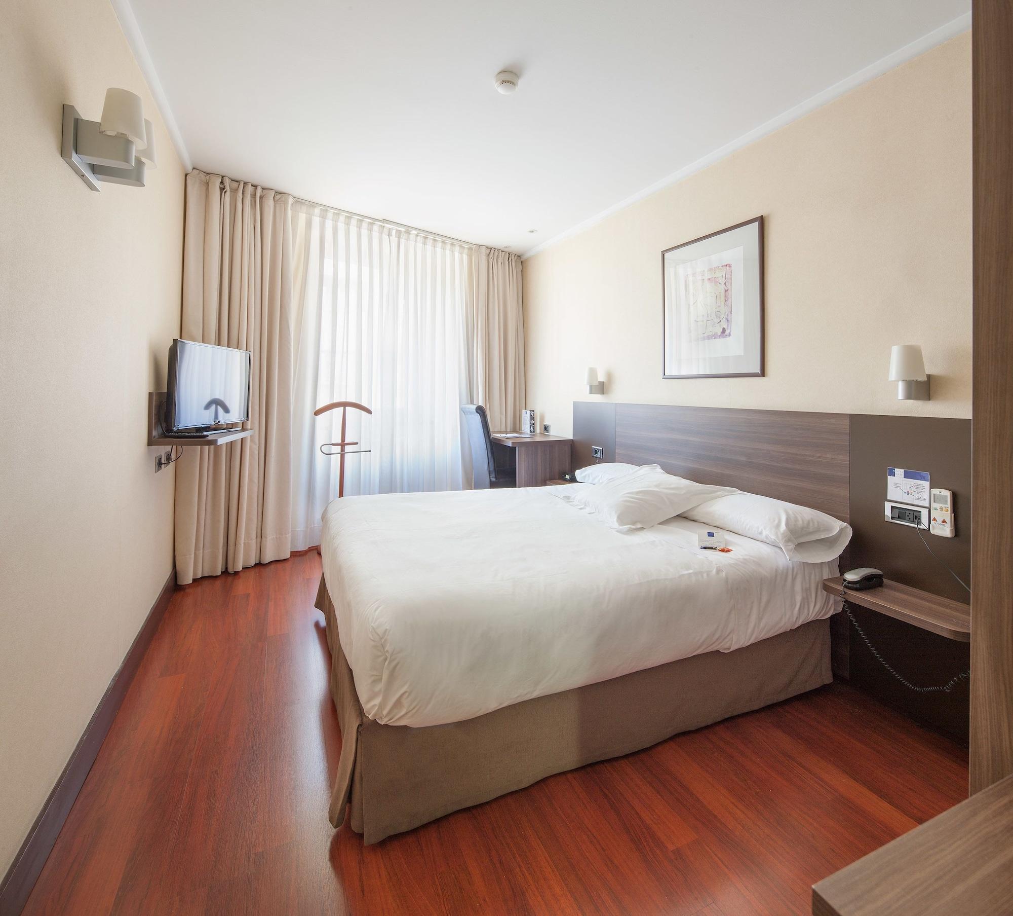 פמפלונה Hotel Yoldi מראה חיצוני תמונה