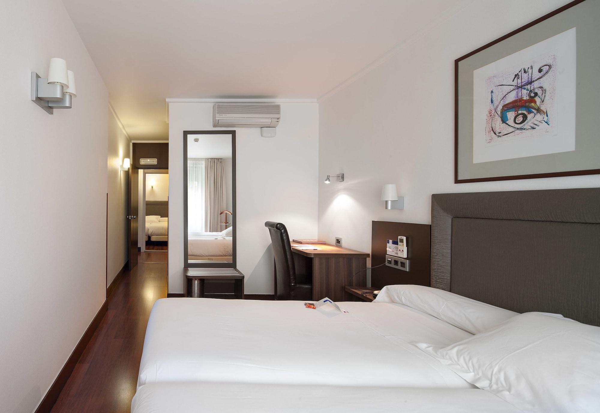 פמפלונה Hotel Yoldi מראה חיצוני תמונה