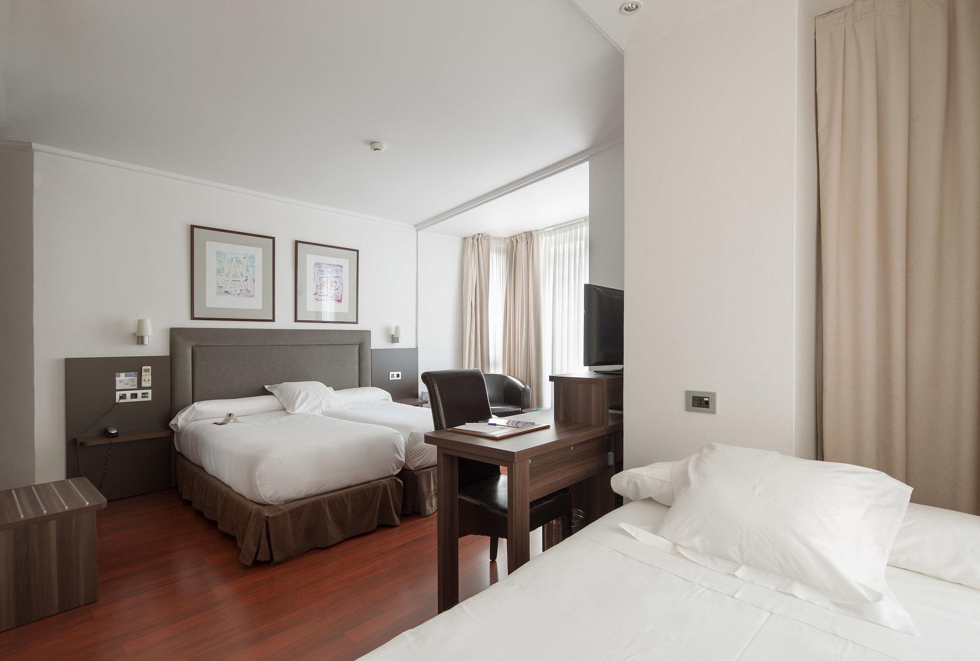 פמפלונה Hotel Yoldi מראה חיצוני תמונה