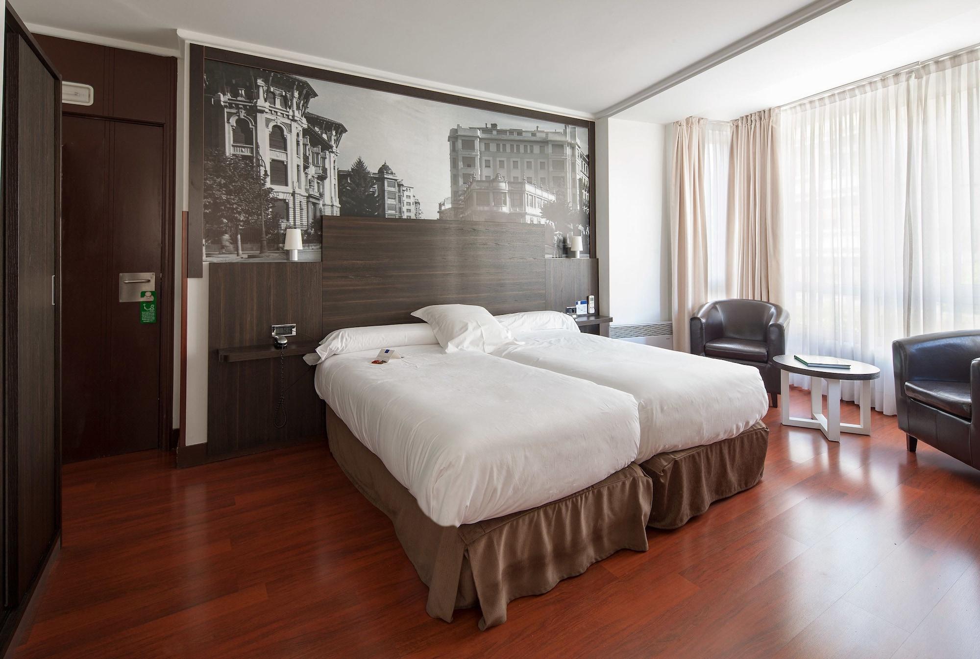 פמפלונה Hotel Yoldi מראה חיצוני תמונה