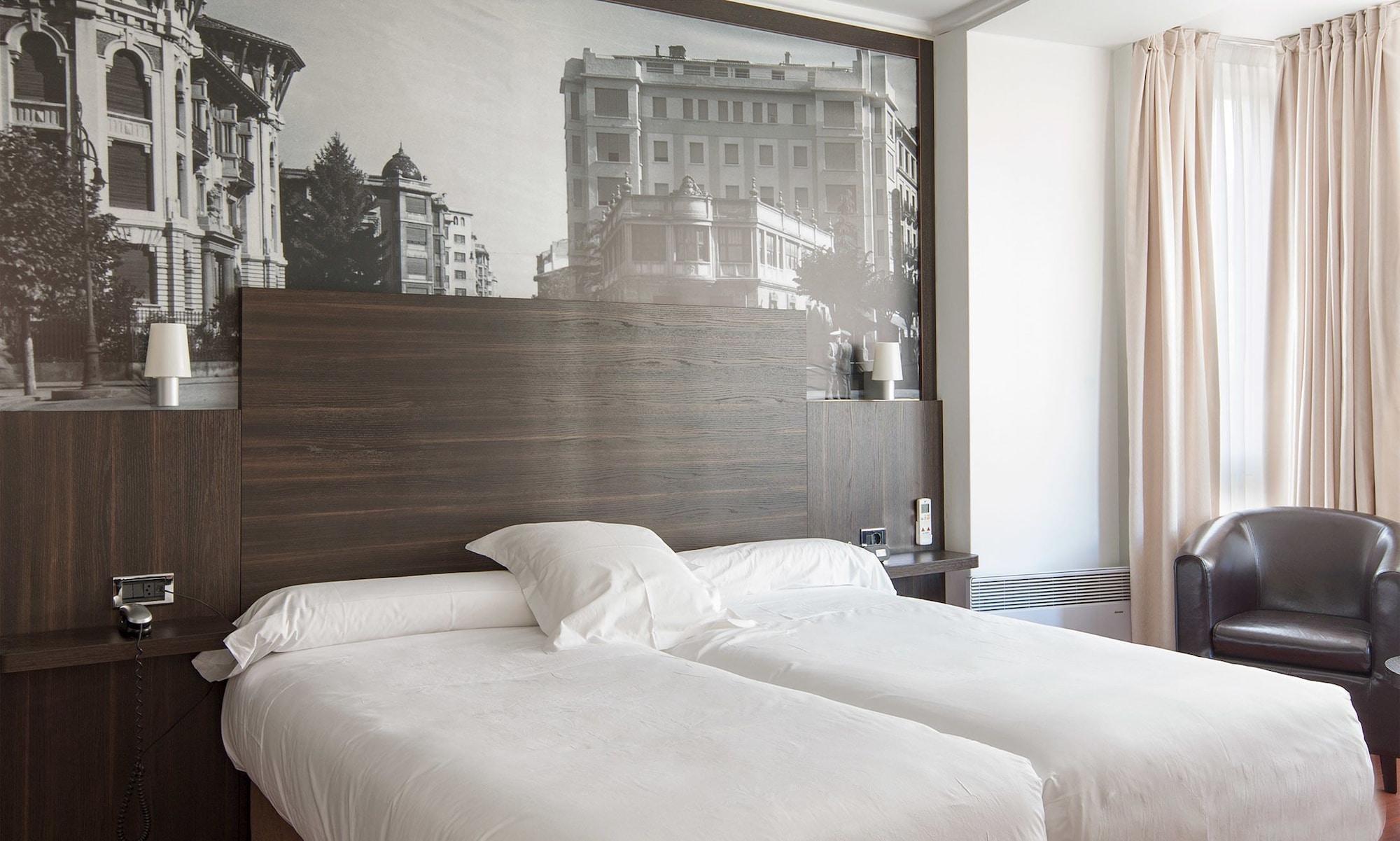 פמפלונה Hotel Yoldi מראה חיצוני תמונה