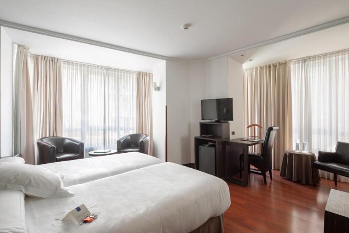 פמפלונה Hotel Yoldi מראה חיצוני תמונה