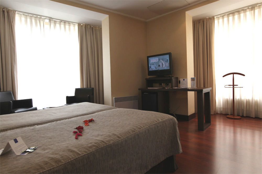 פמפלונה Hotel Yoldi מראה חיצוני תמונה