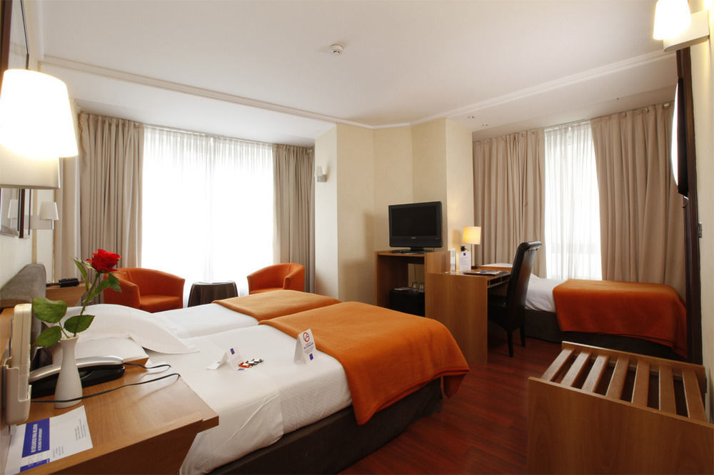 פמפלונה Hotel Yoldi מראה חיצוני תמונה