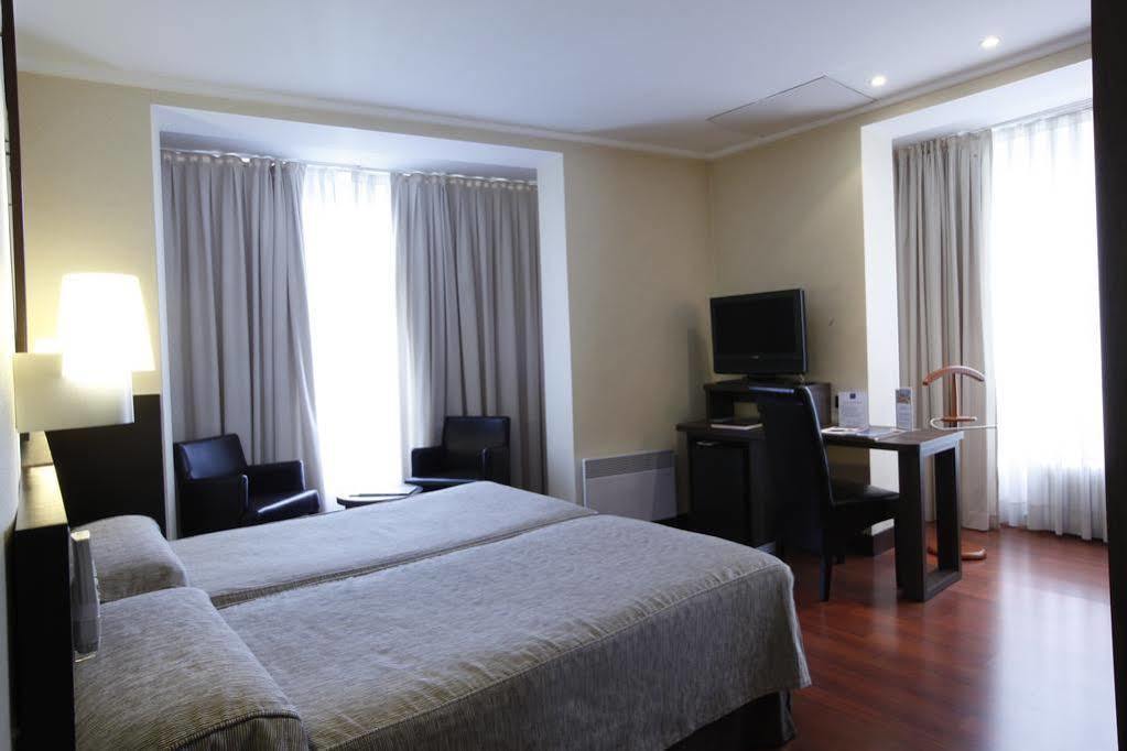 פמפלונה Hotel Yoldi מראה חיצוני תמונה